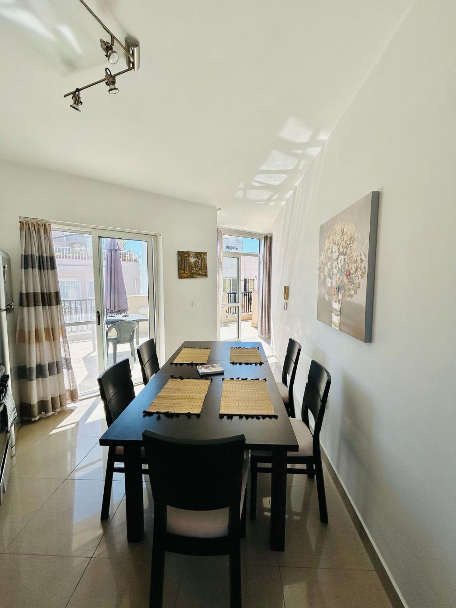 Island Breeze Apartamento St. Julian's Exterior foto